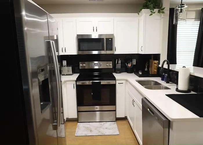 Ev, Family Friendly, Close To Downtown